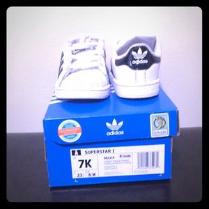 Toddler tennis shoes